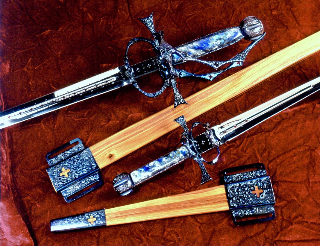 The Warrior's Quill is a modern representaion of a rapier and matching parrying dagger, in modern materials and techniqes. 