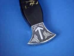 "Vesta" black rune dagger, reverse side rear bolster engraving detail, rune for Justice, victory by law