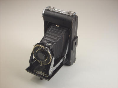 Kodak Vigilant Junior SIX-20 folding camera, c. 1940